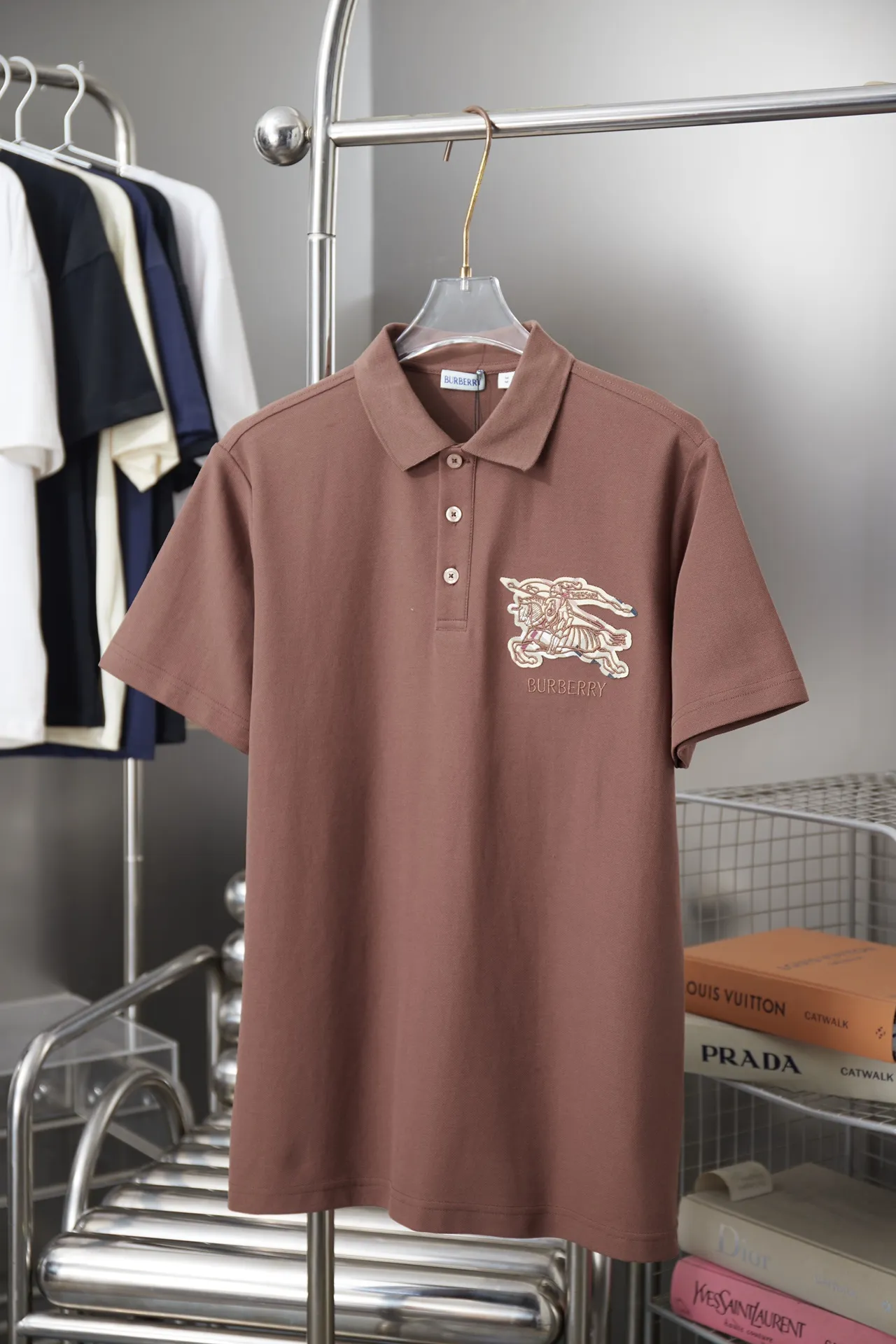 BBR 2026ss Polo · 320 100% · 32 1X 1 ， · ， （EKD） ， Burberry ， Beige · · ：White /Black/Brown Size：S M L XL